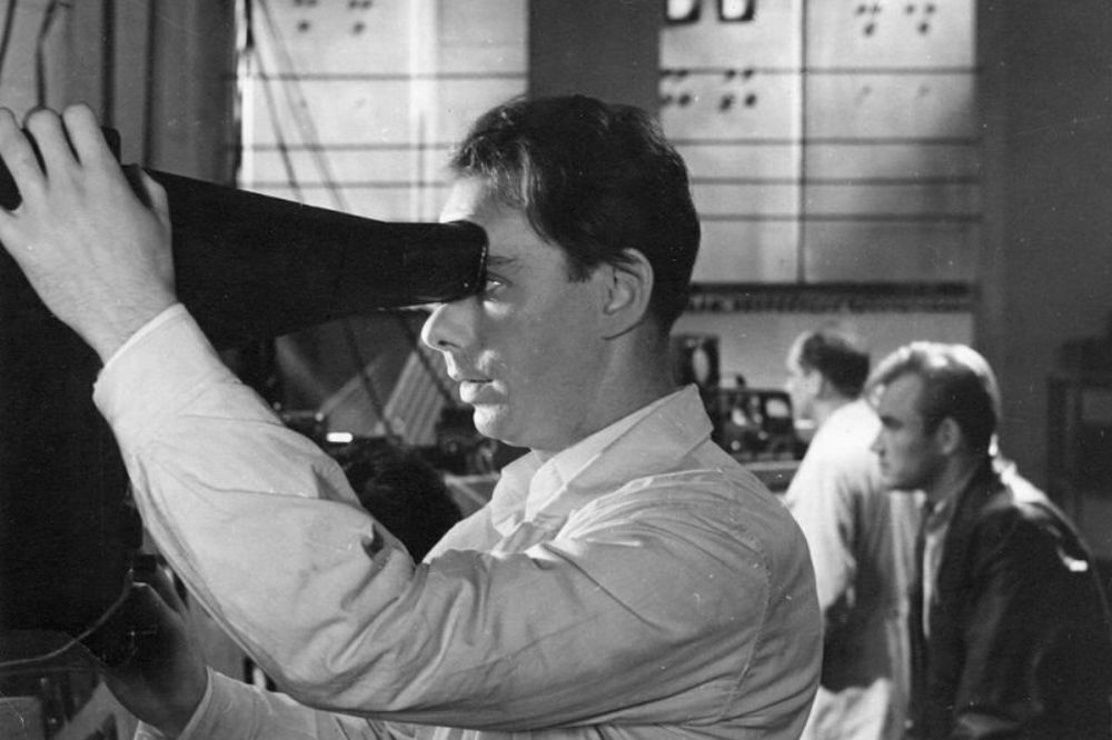 Фильмы «Небесный тихоход», «Лекарство против страха» и «Девять дней одного года» можно бесплатно посмотреть в областной библиотеке в январе