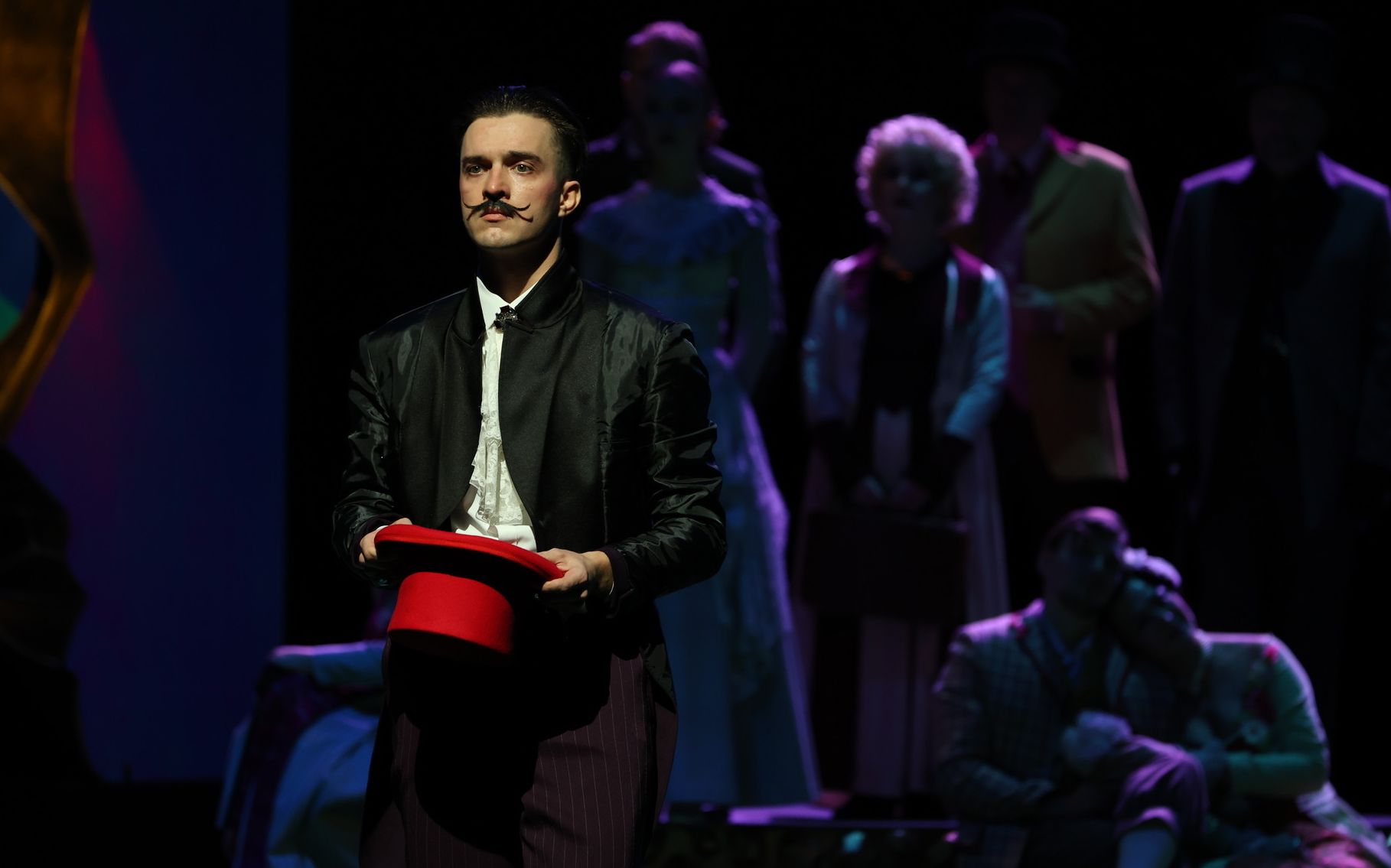 Александр Островский в жанре реалити-шоу: Вологодский драматический театр открыл сезон премьерой «Красавец мужчина» 