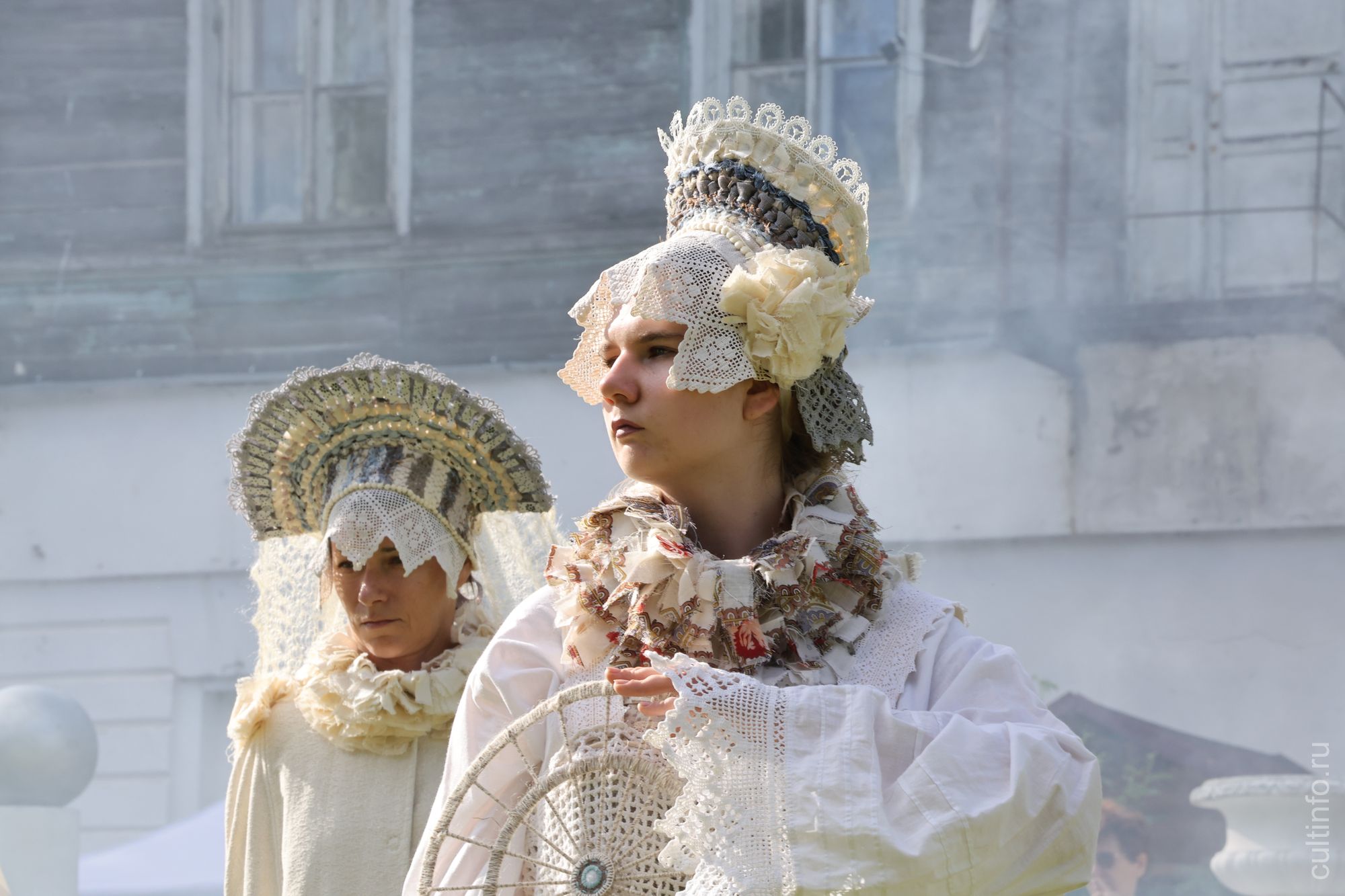 2 дня, 9 театров и 6 модельеров: «Ясень фест» прошел в селе Куркино Вологодского округа