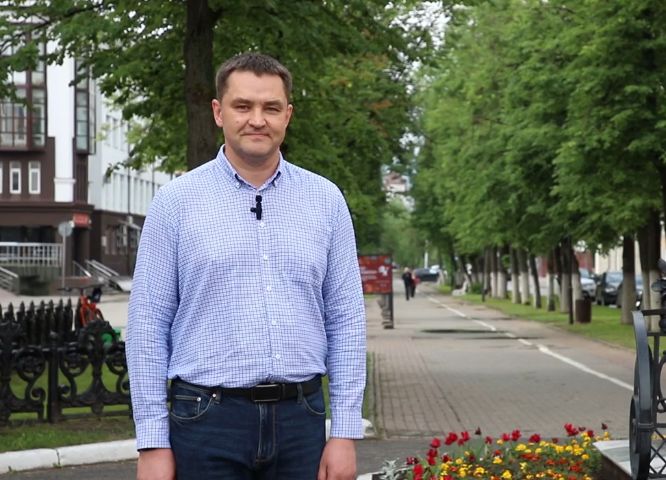 «Это русская сторонка, это Родина моя»: в День России известные вологжане читают стихотворение тотемского поэта Феодосия Савинова