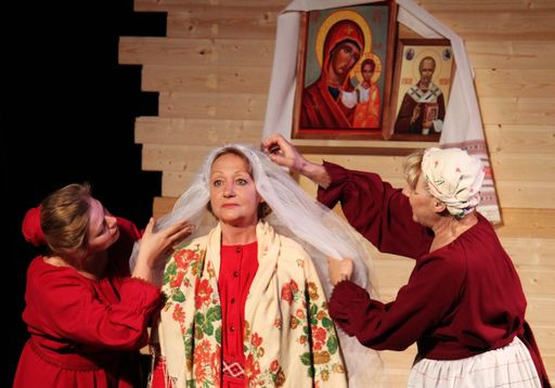 Война глазами женщины-матери: вологодскому зрителю представили «Сартаковскую мадонну»