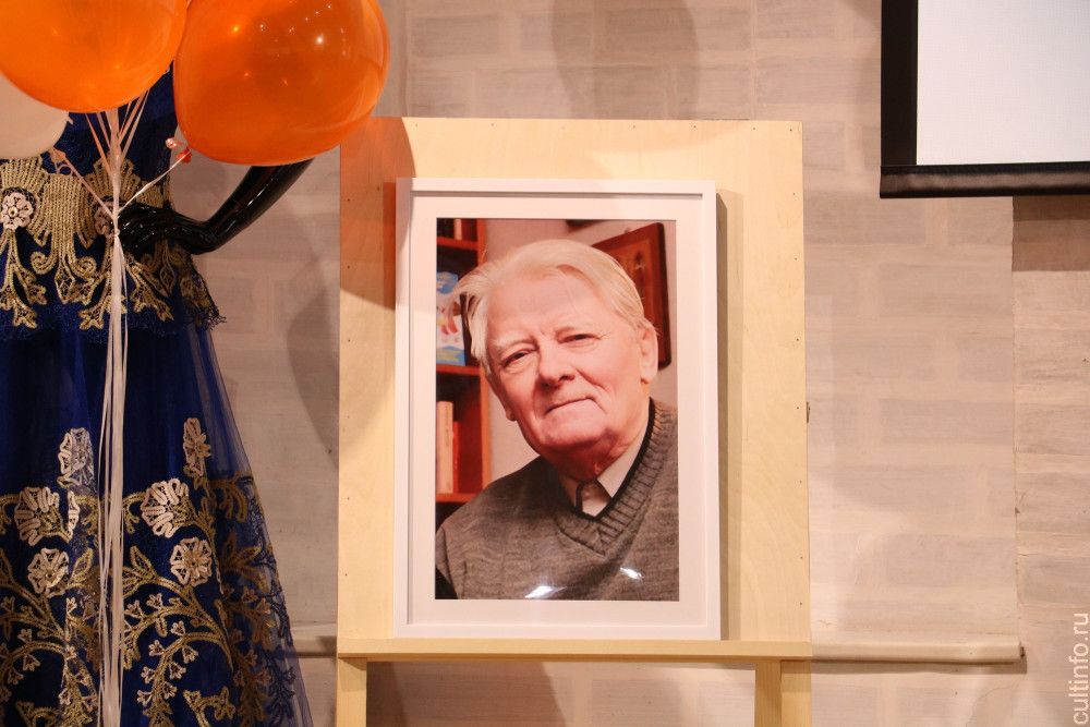 Всероссийский литературный конкурс «Оранжевая звезда» имени Владимира Аринина стартовал в областной детской библиотеке 