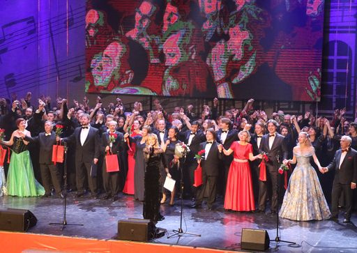 Вологодская филармония отметила 75-летие и получила в подарок автомобиль