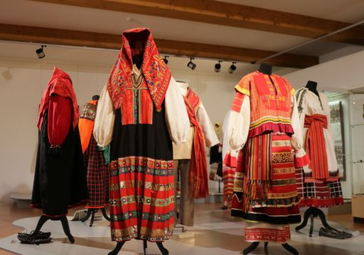 Из Крыма в Вологду: в областной столице открылась выставка экспонатов Крымского этнографического музея