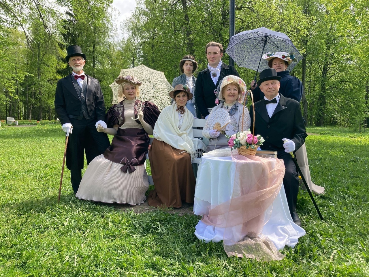 Идеи на выходные: кружевной праздник, фильм о Рубцове, фото великих, усадебные гуляния и многое другое