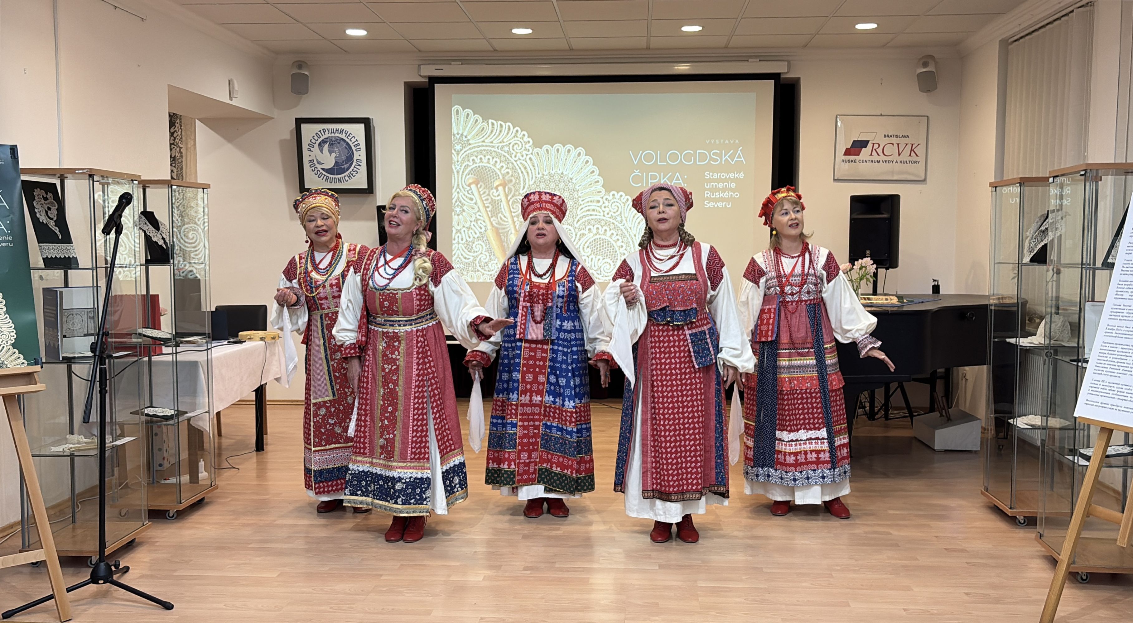 Выставка вологодского кружева открылась в Братиславе