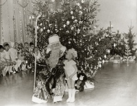 Ждать уже недолго – скоро будет ёлка!..