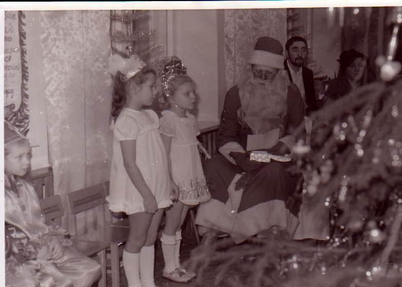 Новогодняя ёлка в детском саду. Вологда. 1980-е гг.