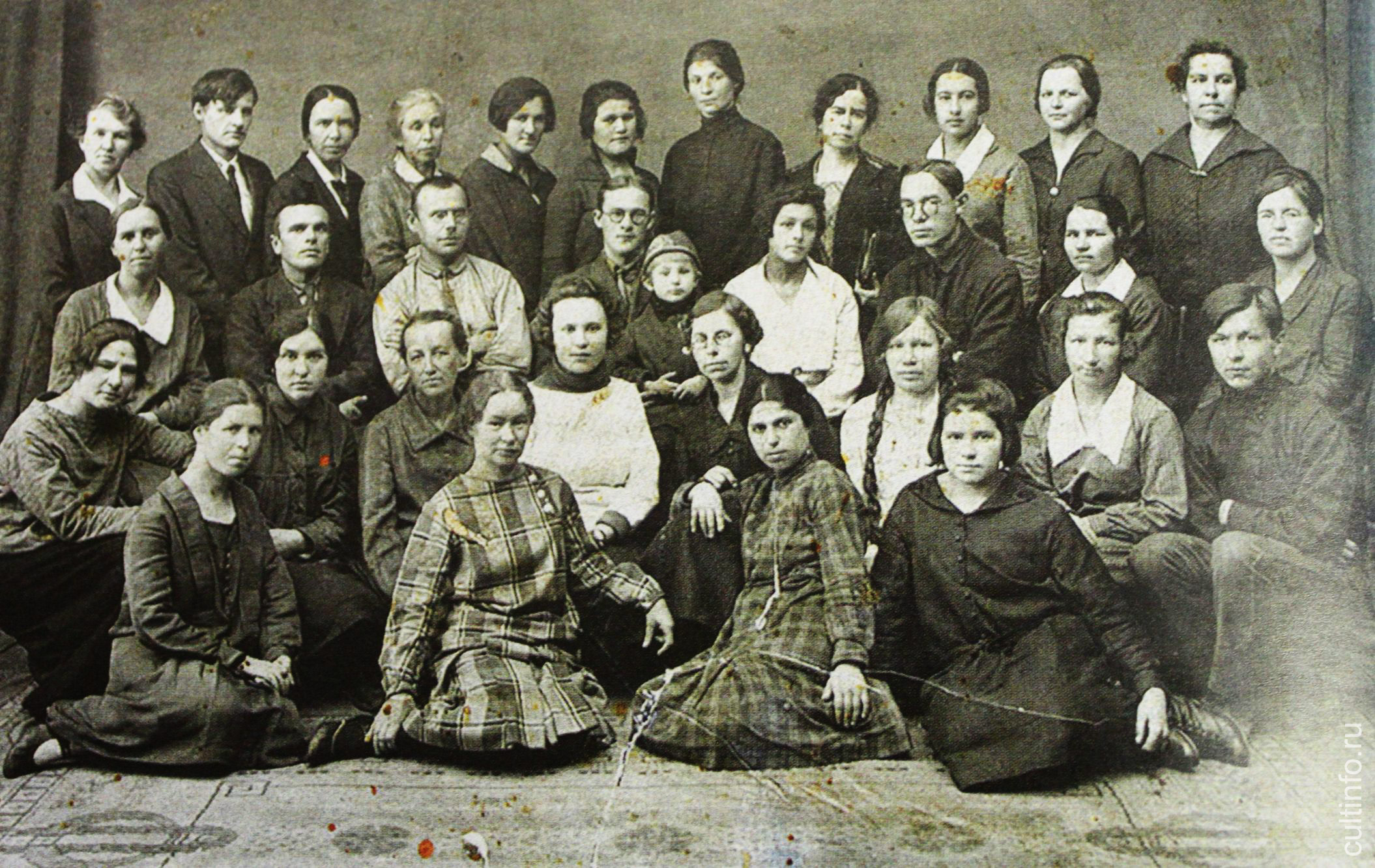 Коллектив сотрудников библиотеки. 1930-е