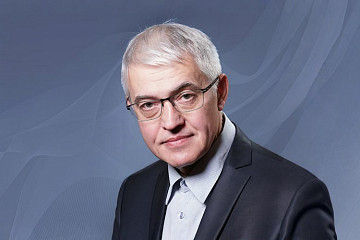 Шопена, Моцарта и Россини исполнят в Вологде пианист-виртуоз Александр Рыбин, профессор Нижегородской консерватории, и Камерный оркестр областной филармонии
