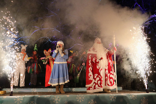 Сказка у кремлевской елки: Новый год наступил в Вологодском кремле