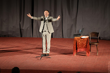 Как он стал счастливым, рассказал вологжанам известный артист Андрей Носков на моноспектакле в «Ленкоме»