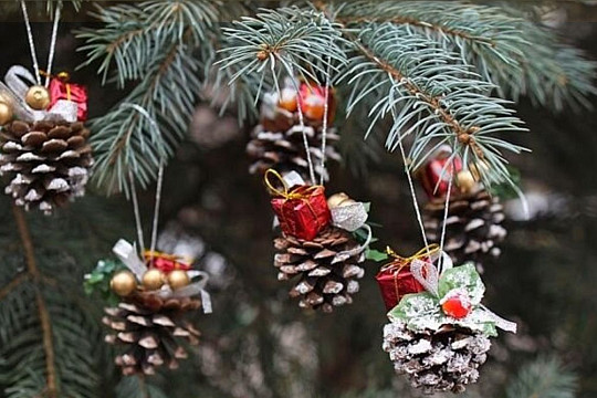 Сделать ёлочные игрушки своими руками предлагают вологжанам