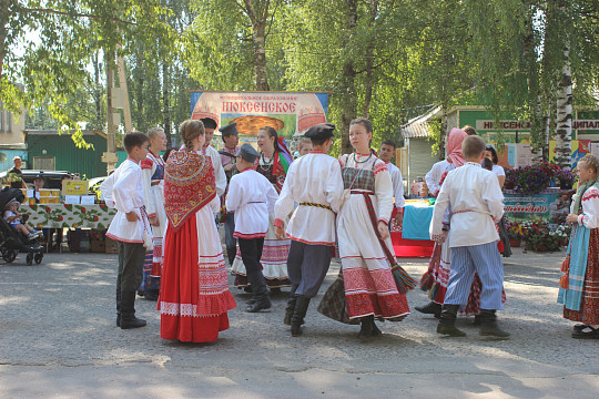 День Нюксенского округа: краеведческие выставки, концерты, зумба и мастер-классы на берегу Сухоны