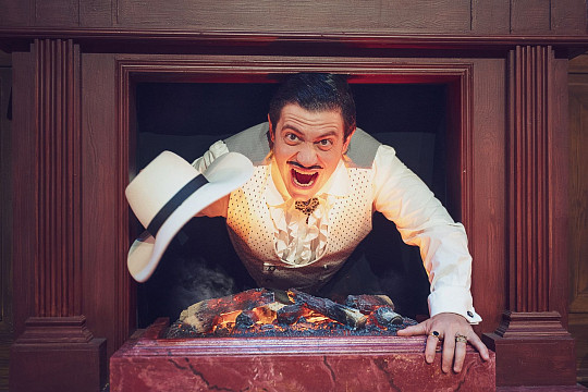 Хулиганское прочтение классического детектива о собаке Баскервилей покажут в «Ленкоме»