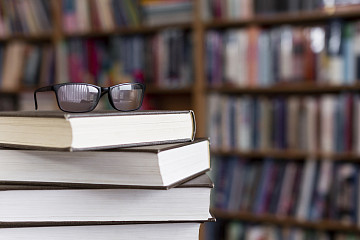 Литературное наследие академика Дмитрия Лихачёва станет темой обсуждения на заседании книжного клуба в Областном Центре народной культуры