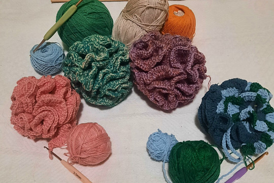 Связать хлопковую мочалку для малышей предлагает клуб «28 петель»