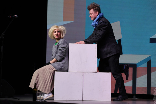 О тонкостях семейных взаимоотношений рассказывает новый спектакль «Свободные отношения» Дарьи Сахновской и Виктора Харжавина 