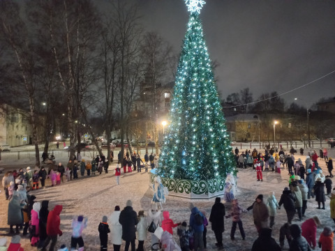 Новый год в парках Вологды: концерты, дискотеки, спектакли и зимние забавы для всей семьи