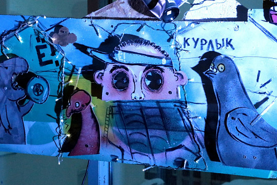 Кто тут главный? Молодые художники-экспериментаторы организовали в Вологде выставку-перфоманс 