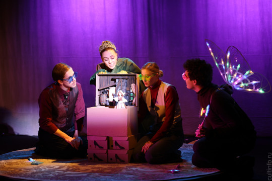 На сеансы сказкотерапии ждет взрослую публику театр кукол «Теремок»: новый спектакль  «Золушка. Триггер» раскрывает семейные секреты