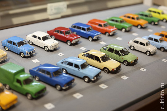 200 эксклюзивных мини-моделей советских автомашин можно увидеть на выставке в Вологодском кремле