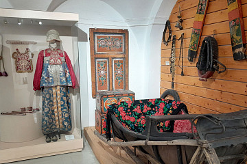 Как одевались по праздникам жительницы Великоустюгского уезда, можно увидеть на музейной выставке