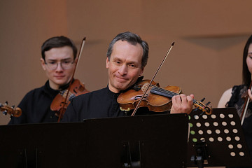 Московский ансамбль «Эрмитаж» и скрипач Илья Норштейн исполнили в Череповце и Вологде «Времена года» Вивальди и Пьяццоллы