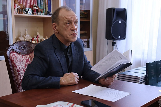 Юбилеям поэтов Александра Твардовского и Александра Романова посвятят встречу в литературной гостиной