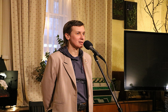 «Дата круглая, а глаза на нее квадратные»: о  своем творчестве и о себе рассказала на юбилейном вечере поэт Ната Сучкова