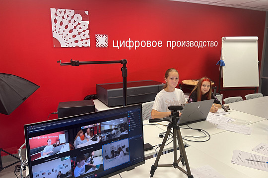 Воспитанницы Школы креативных индустрий города Вологды завоевали бронзу на Всероссийском чемпионате «ЮниорМастерс.Креатив» и теперь поедут в Артек