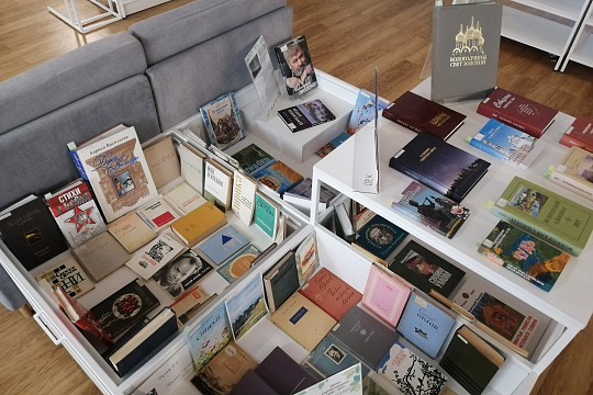 В Областной библиотеке представлены три книжные выставки, посвященные вологодским писателям