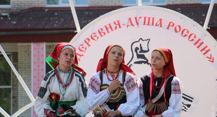 Фестиваль «Деревня – душа России» объединит на Вологодчине фольклорные коллективы и талантливых мастеров: программа мероприятий