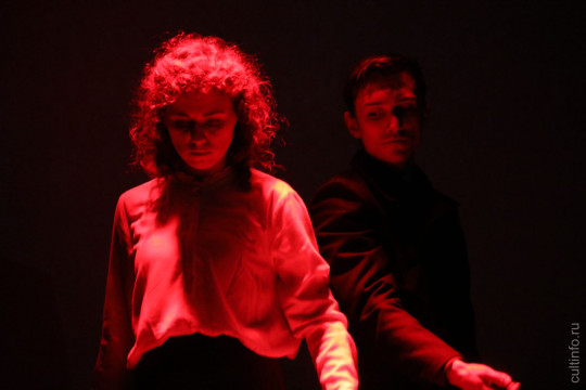 Почувствовать себя посетителем электротеатра можно на спектакле «Великий синемой» в креативном пространстве «Салют, молодежь!»