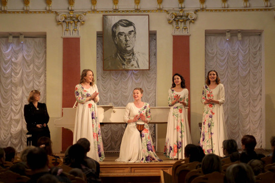 Встреча с музыковедом Наталией Энтелис открыла юным слушателям филармонии мир музыки Моцарта