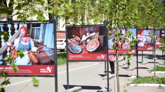 Уличная выставка «Вологда — город ремесел» открылась на Пушкинской аллее