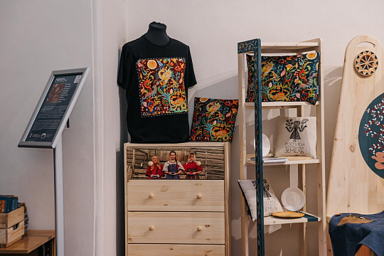 Выставка предметов интерьера с росписями мологского края откроется в Центре ремесел в Вологде