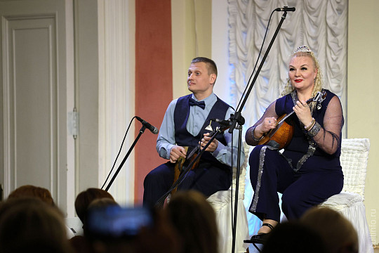 Романсы и оперные арии прозвучат в новом спектакле-концерте о скоморохах на сцене филармонии