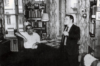 В гостях у композитора В. Гаврилина в Ленинграде (начало 90-х годов). Фото ВОУНБ