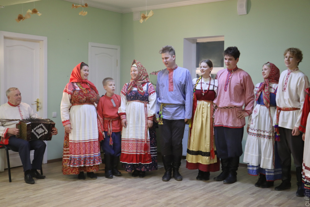 С ремеслами кирилловской земли знакомит выставка в Центре народной культуры 