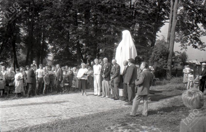 Торжественное открытие памятника И.А. Кускова в г. Тотьме. 19 августа 1990 г. ГАВО. Ф. Р-2035. Оп. 28. Д. 184. Л. 22