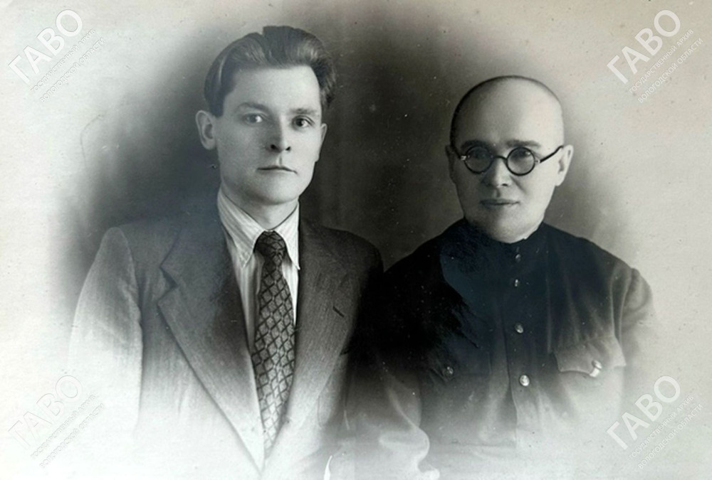 А.Я. Яшин, К.И. Коничев. Дата съемки – 1948 г. Место съемки – г. Архангельск. ГАВО. Ф. Р-5298. Оп. 1. Д. 160. Л. 1.