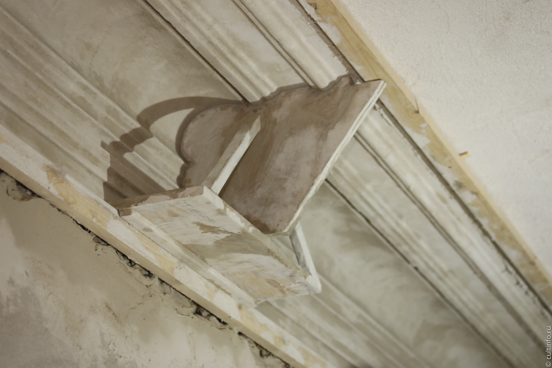 Реставрация потолочных тяг