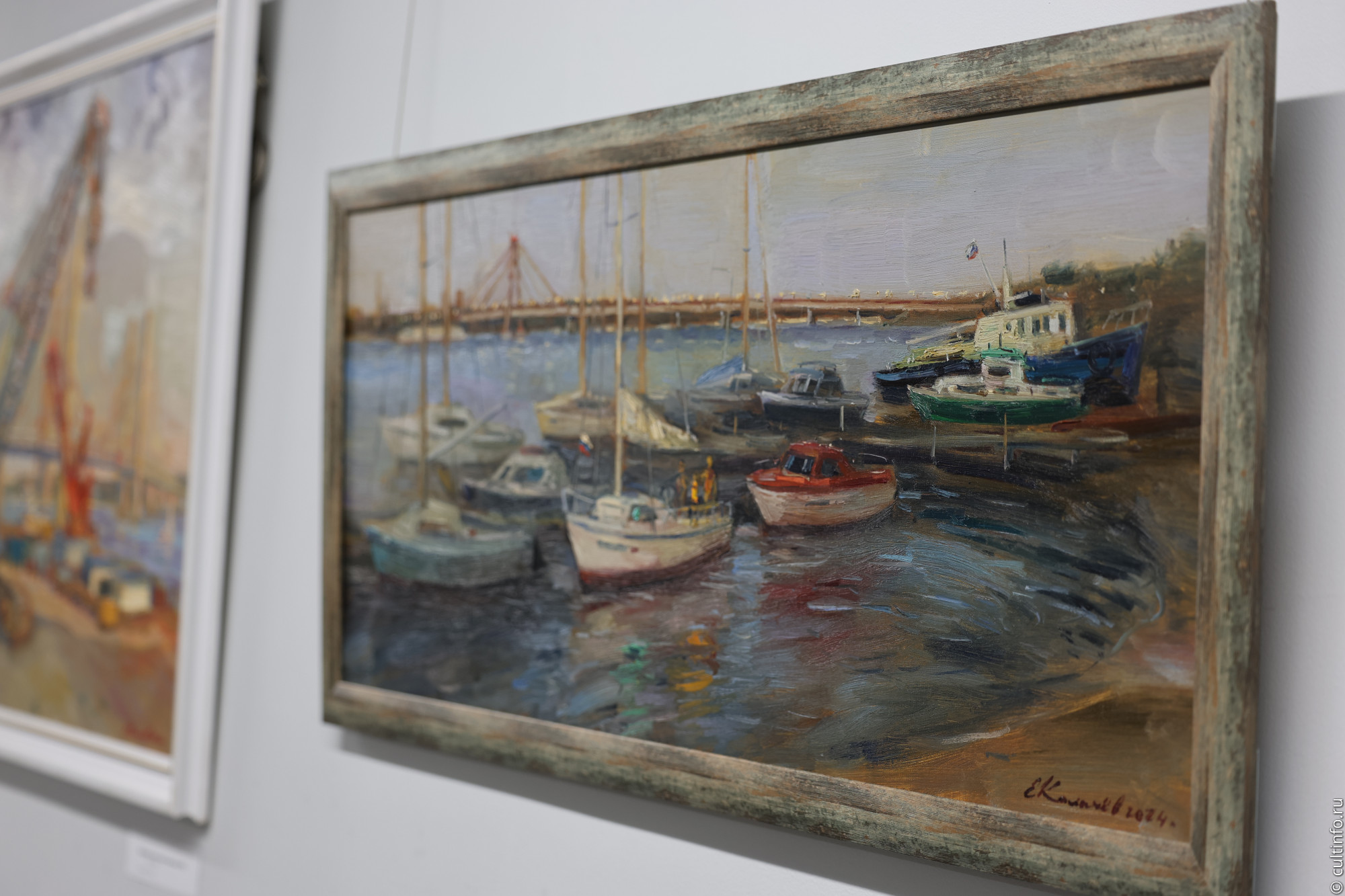 Выставку «Время топинамбуров» привез в Вологду череповецкий художник Евгений Калачёв