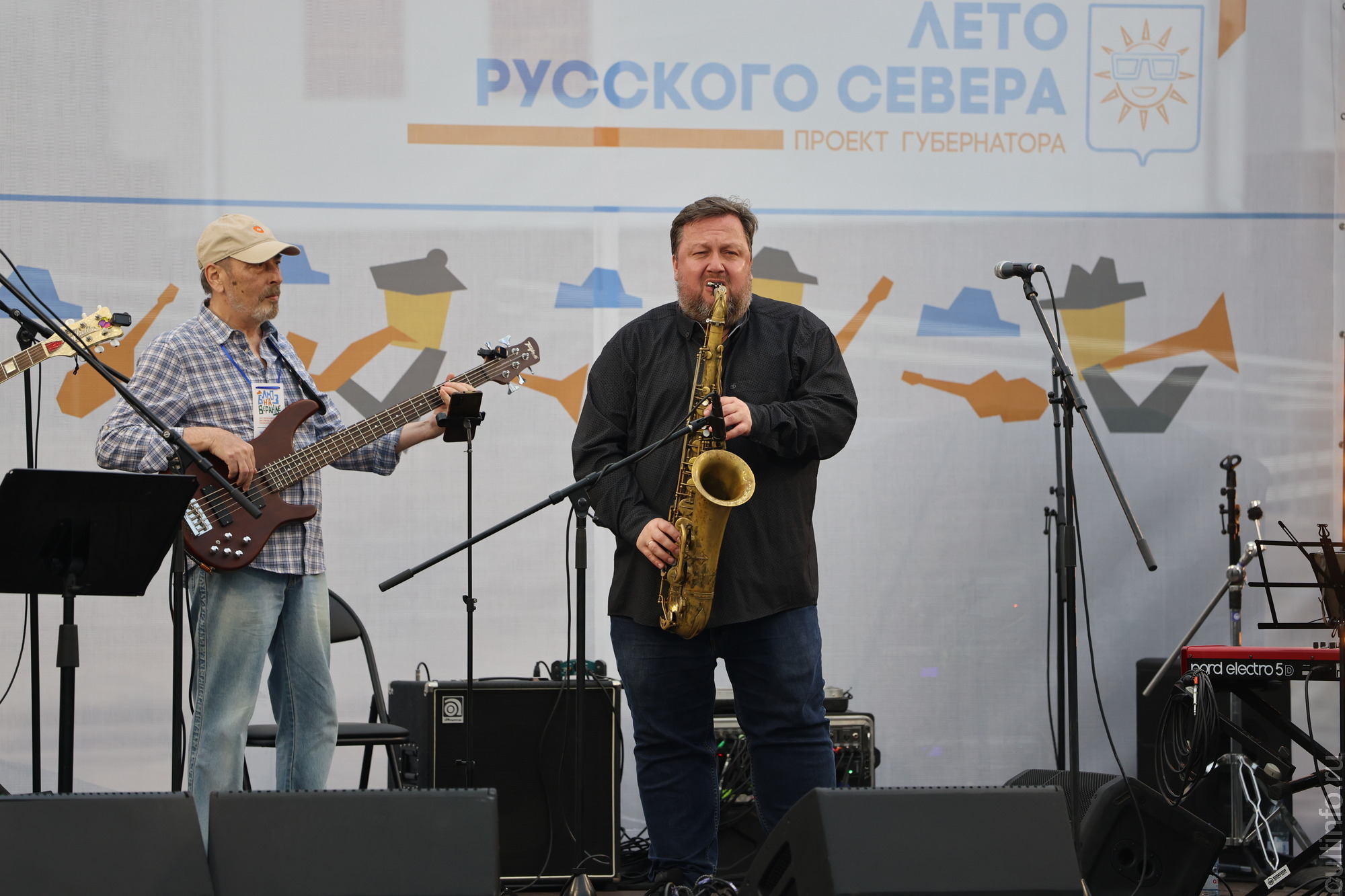 Музыкальную эстафету подхватили  именитые джазмены Виктор Колесов и «Петрович Бэнд» (Вологда), Анна Колесова (вокал) и специальный гость из Москвы Александр Гуреев
