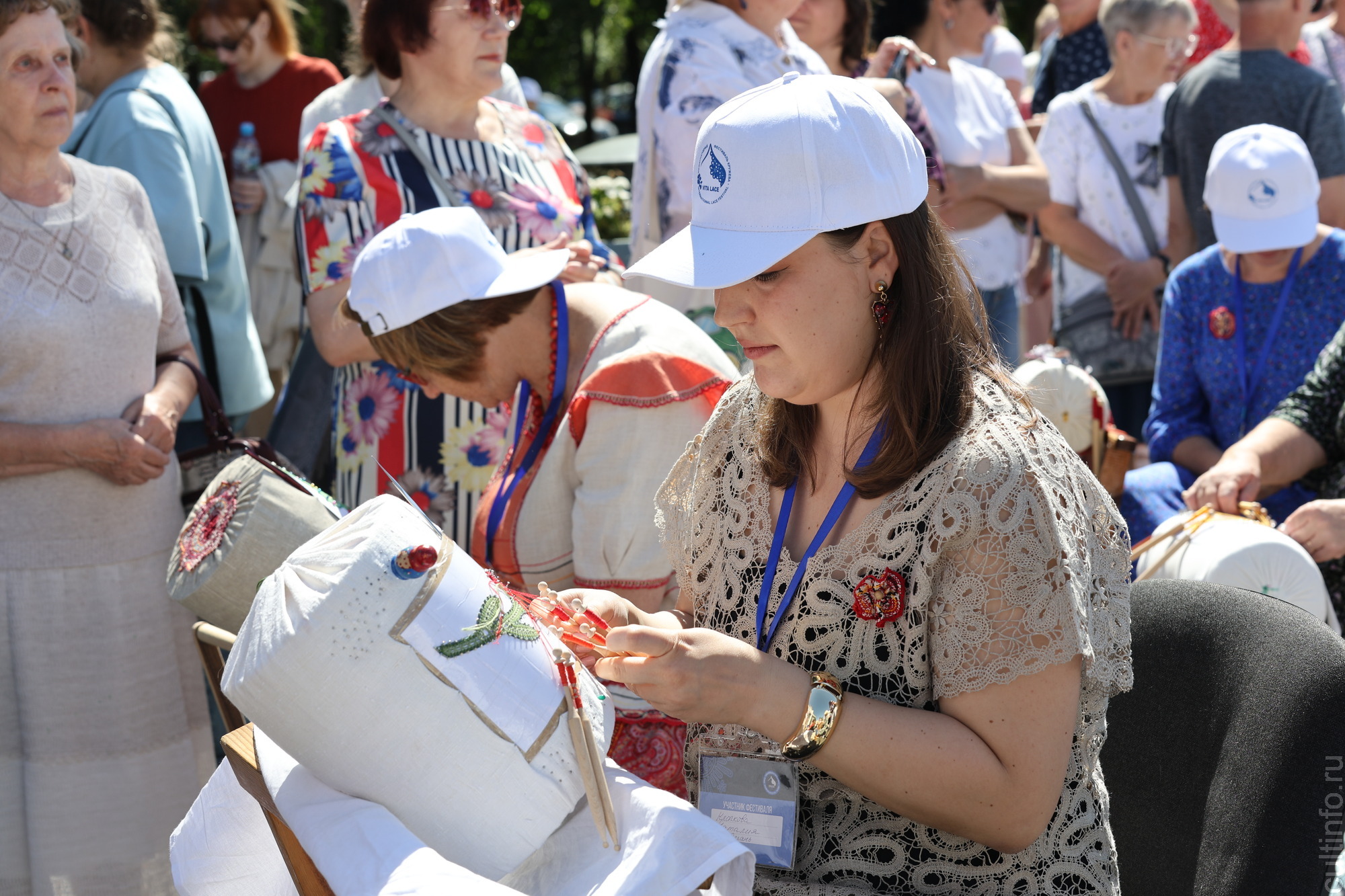 Кружевная акция «Память поколений» объединила в Вологде более 350 мастериц 