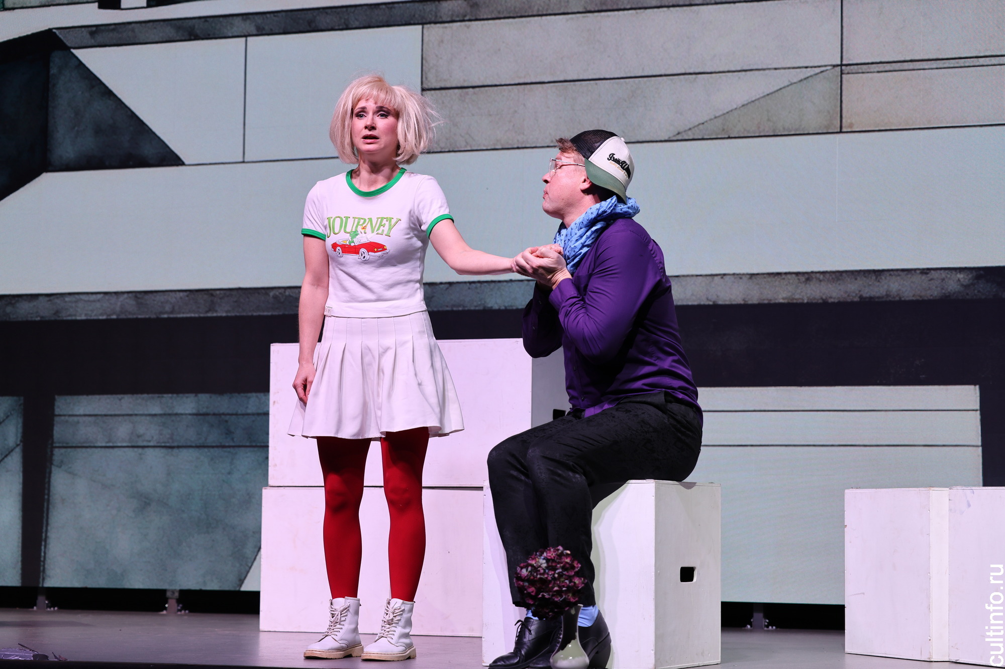 О тонкостях семейных взаимоотношений рассказывает новый спектакль «Свободные отношения» Дарьи Сахновской и Виктора Харжавина 