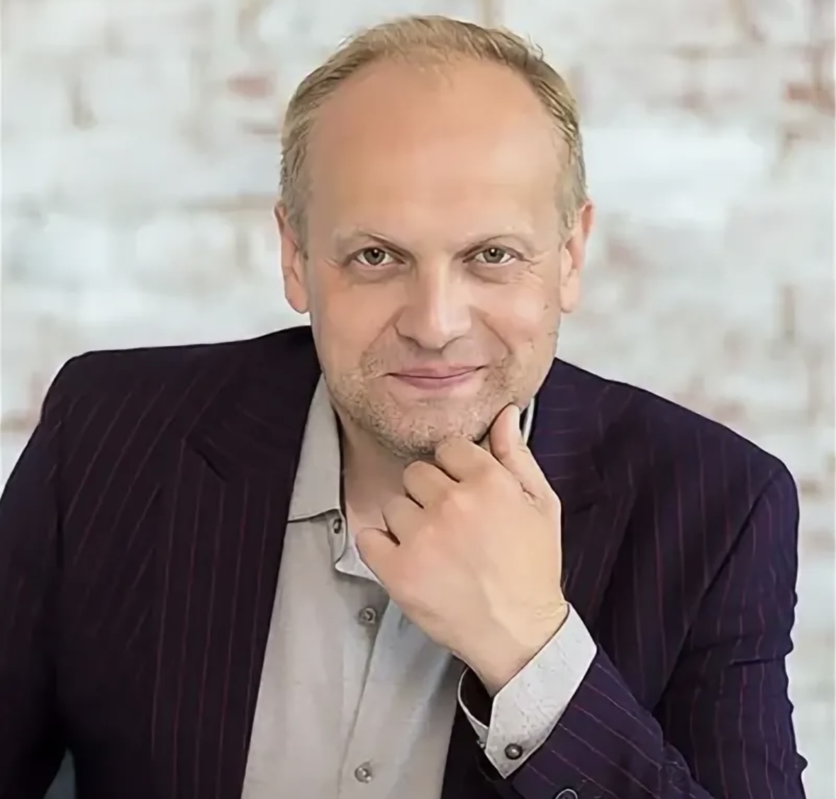 Владимир Овчаров