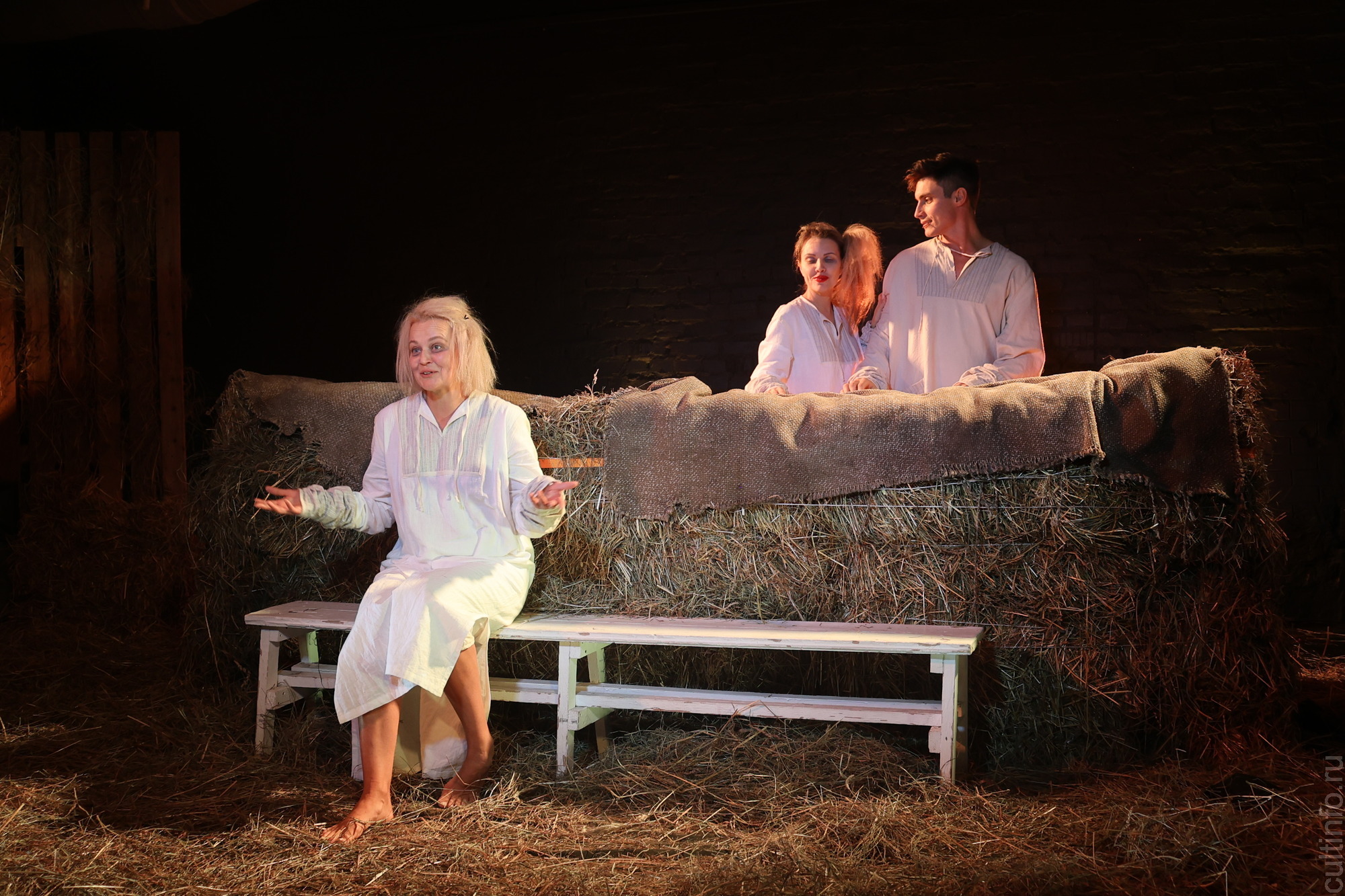 Хоррор по вологодскому фольклору: Мастерская «Звучать» представила новый спектакль «Сказочки»