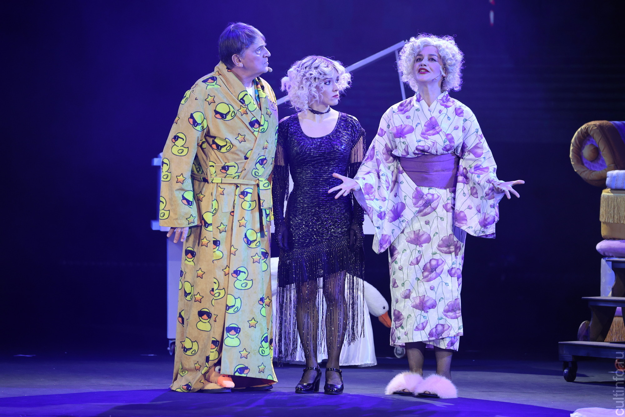 Гангстерскую комедию «Бруклинская сказка» представили на сцене Вологодского драматического театра